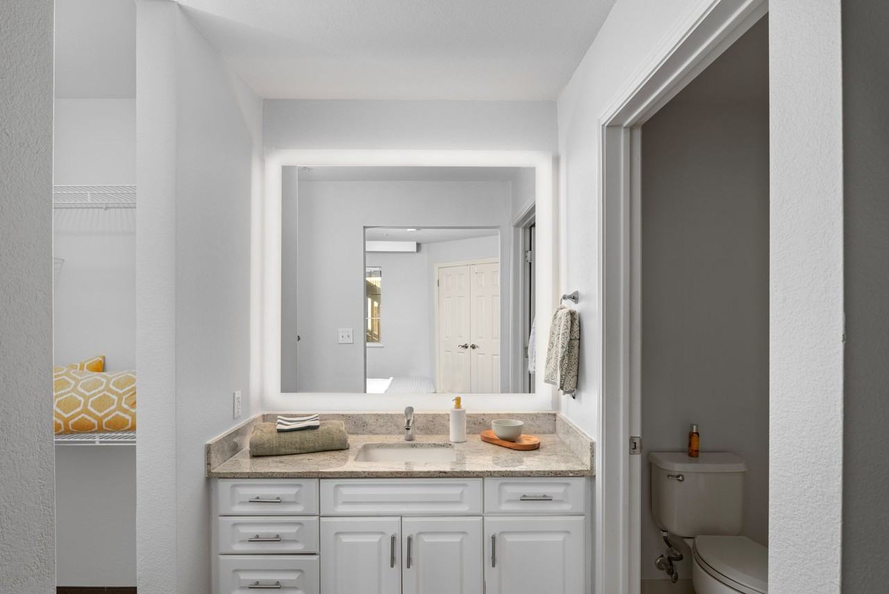 Bridgewater Court - Photo 6 of 16