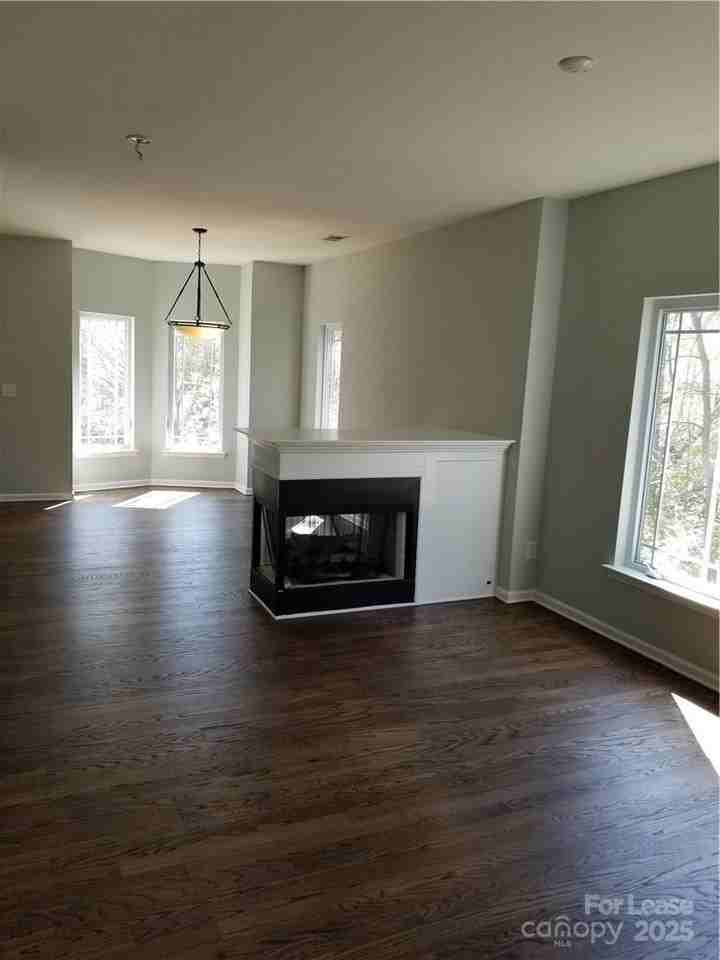 1105 Kurt Ct - Photo 6 of 18