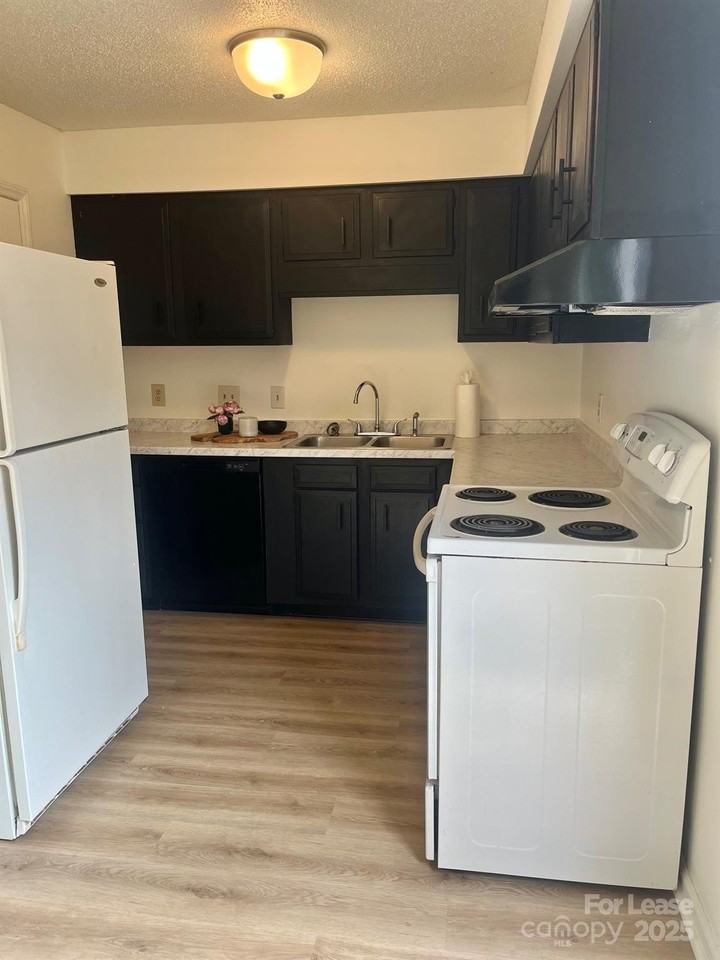 4520 Central Ave Apt C #C - Photo 3 of 14