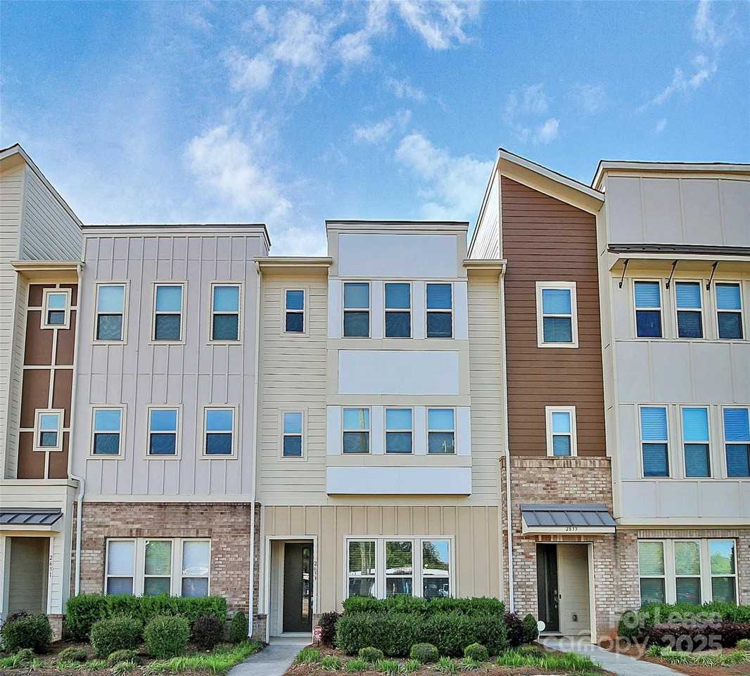 2633 Statesville Ave