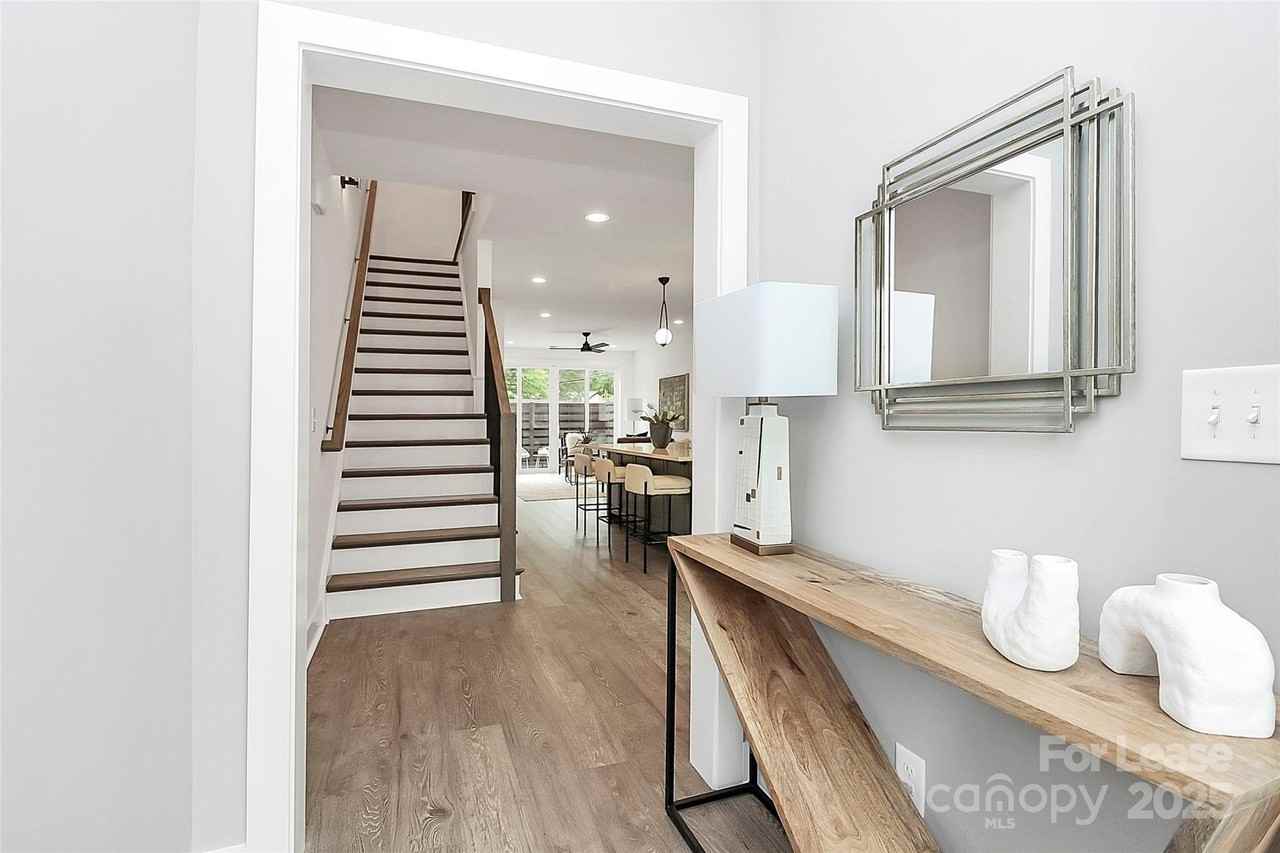 1748 Arnold Dr - Photo 4 of 47