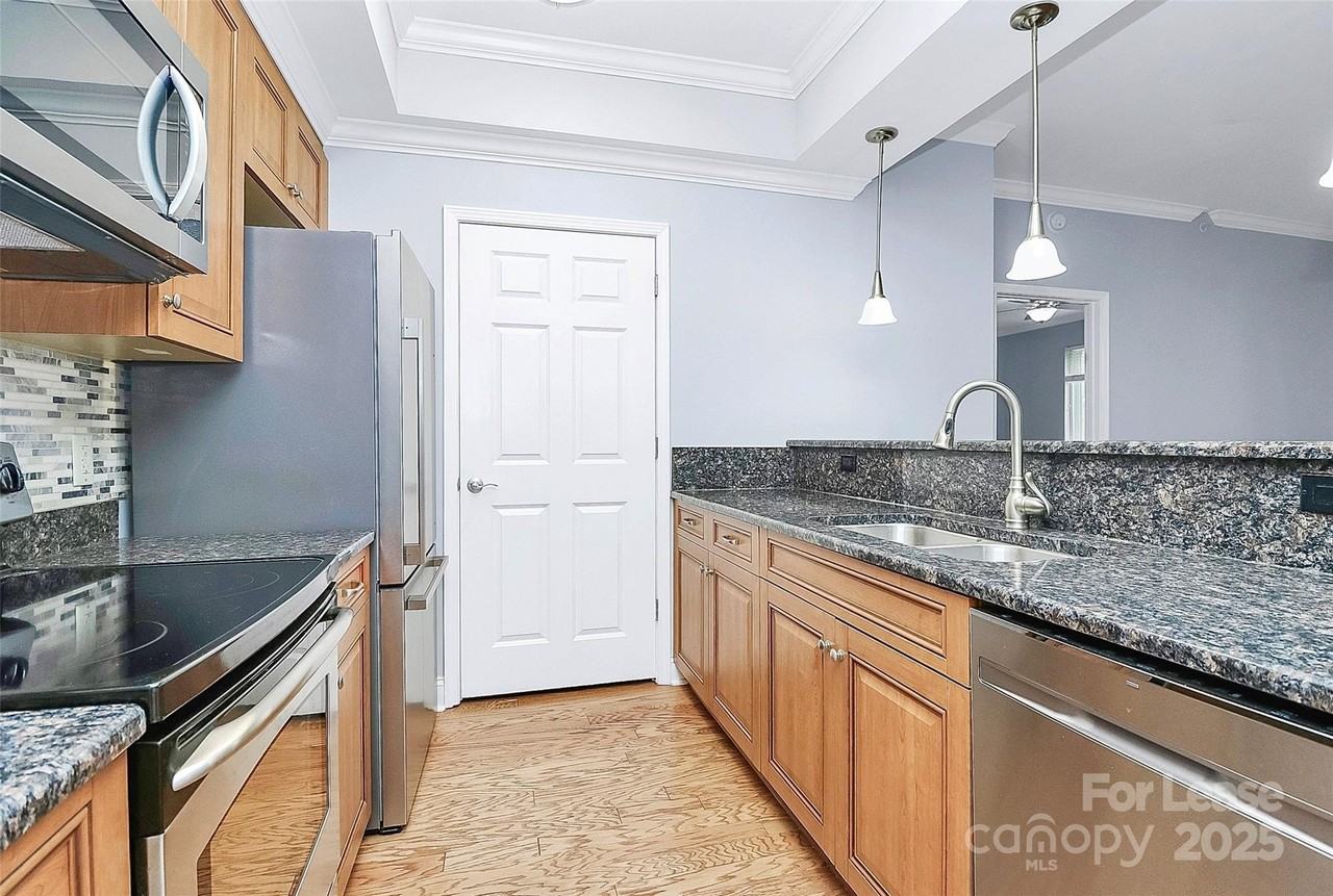 300 W 5th St #315 - Photo 5 of 41