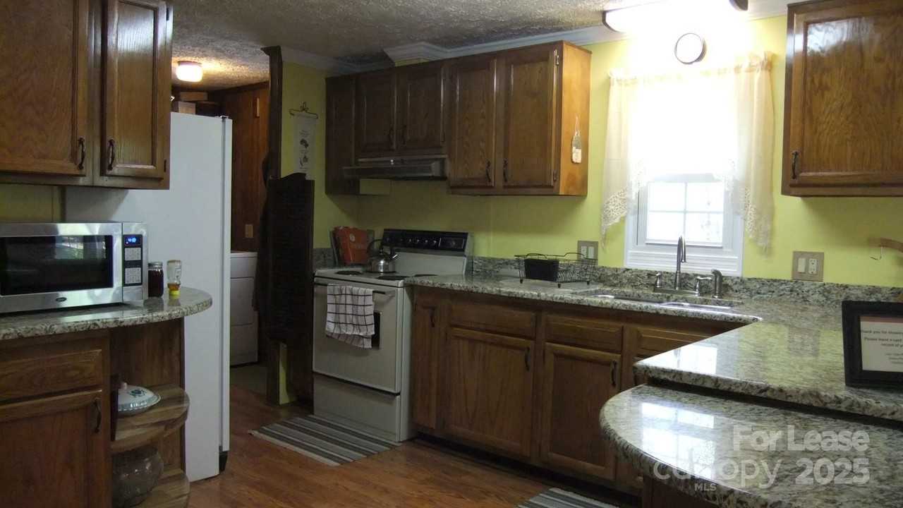 11208 Harrisburg Road - Photo 5 of 16