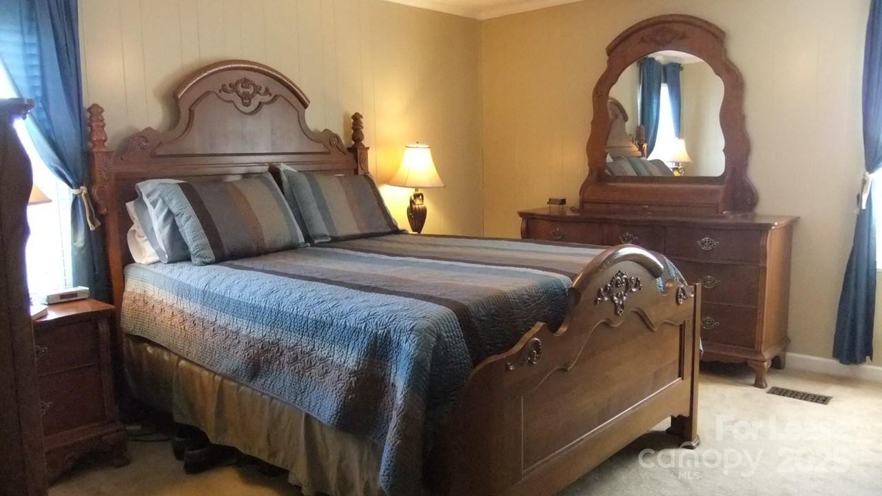 11208 Harrisburg Road - Photo 7 of 16