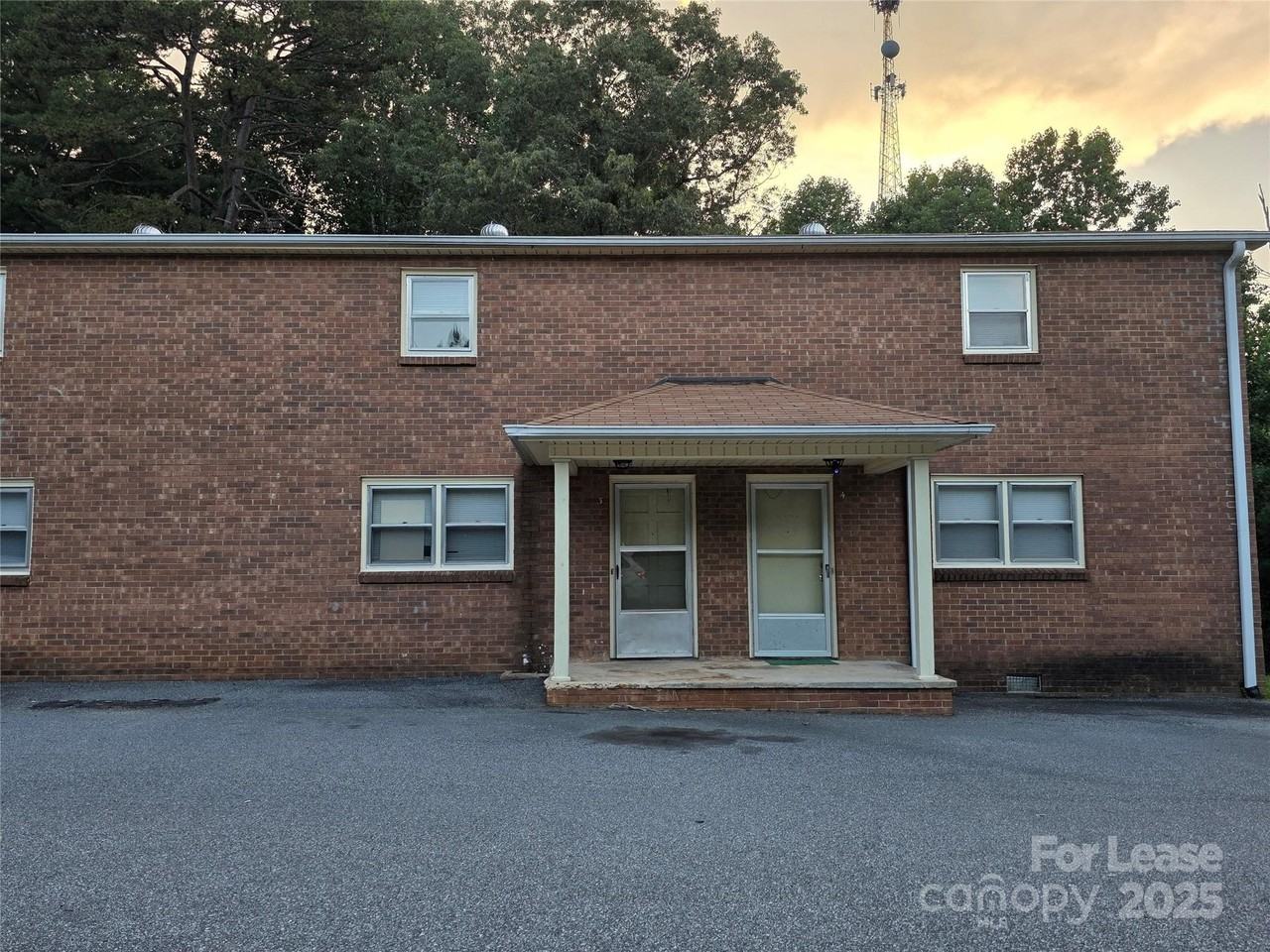 4347 Duncan Dr Unit 1 #3 - Photo 2 of 16