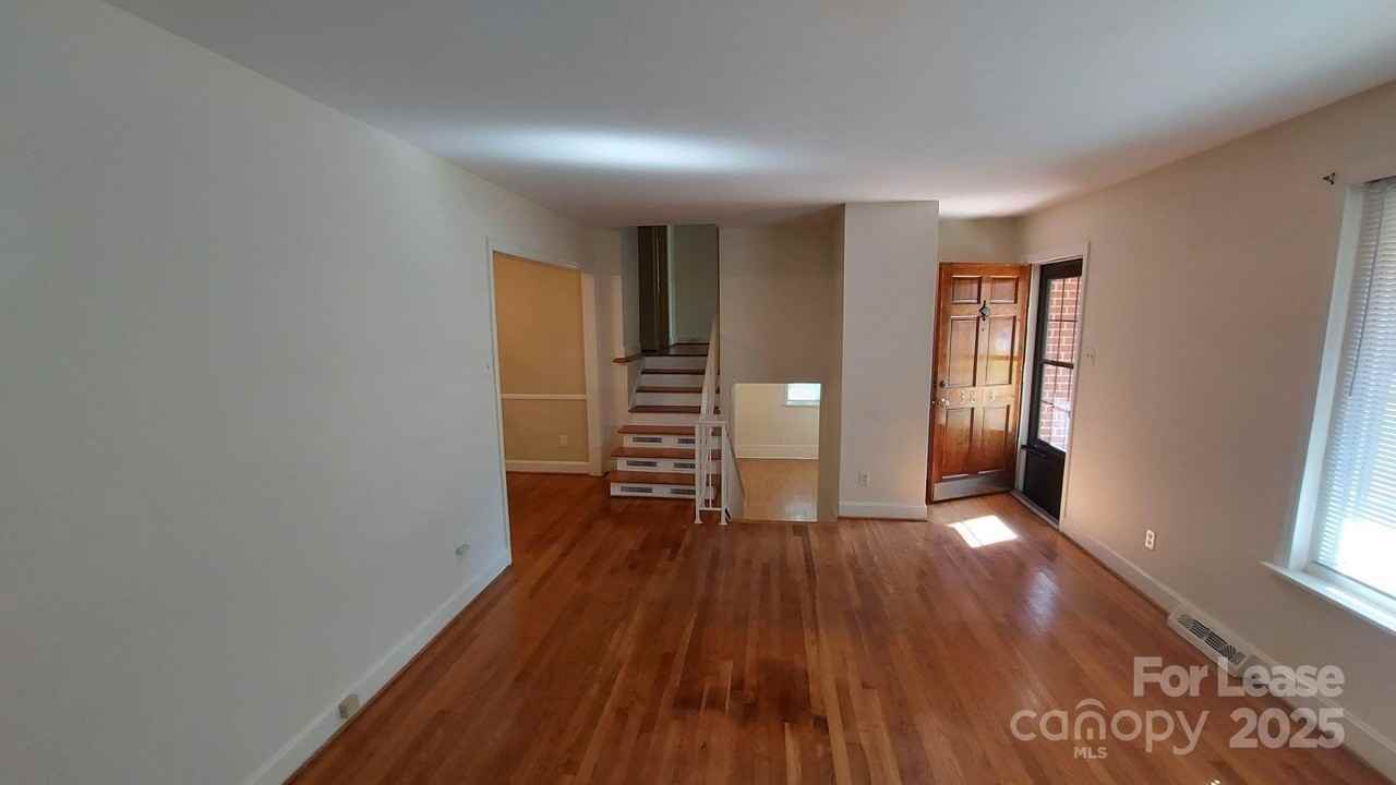 3813 Selwyn Ave - Photo 2 of 24