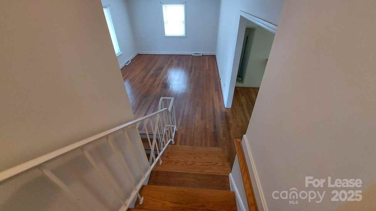 3813 Selwyn Ave - Photo 3 of 24