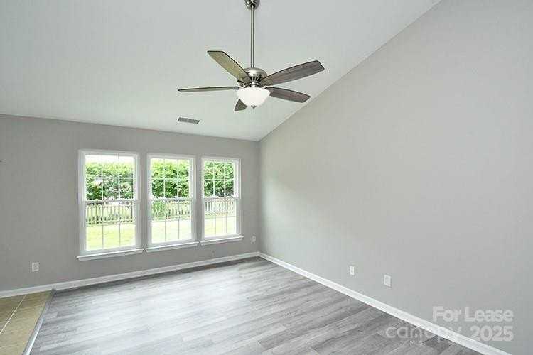 129 Bosburg Drive - Photo 7 of 31