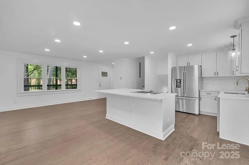 1001 Archdale Dr - Photo 4 of 11