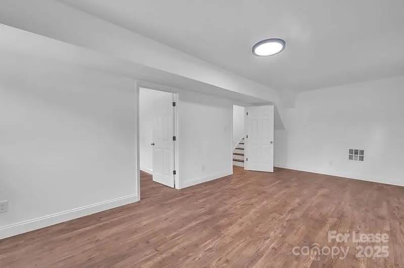 1001 Archdale Dr - Photo 5 of 11