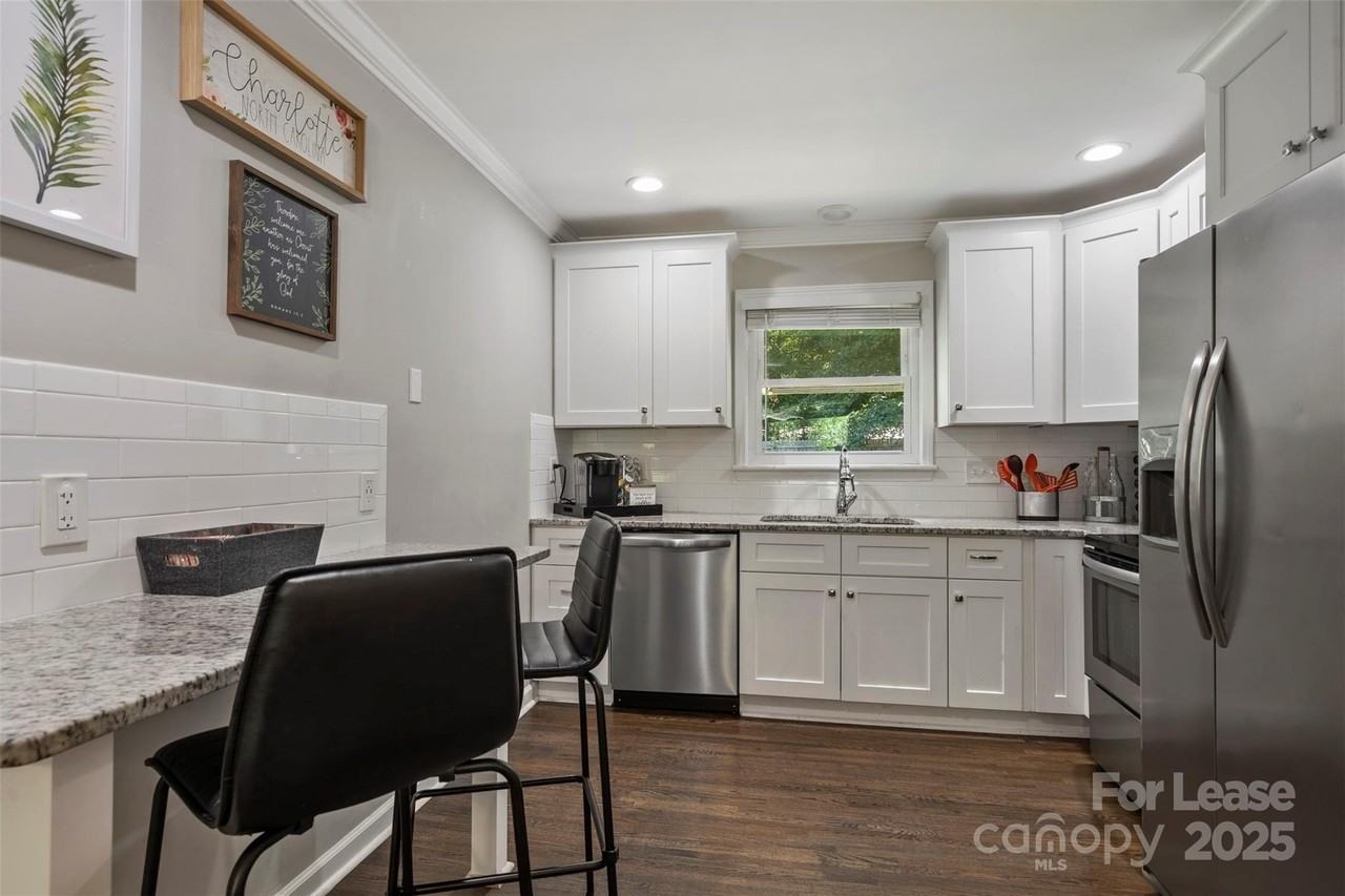 2521 Dora Dr - Photo 4 of 16