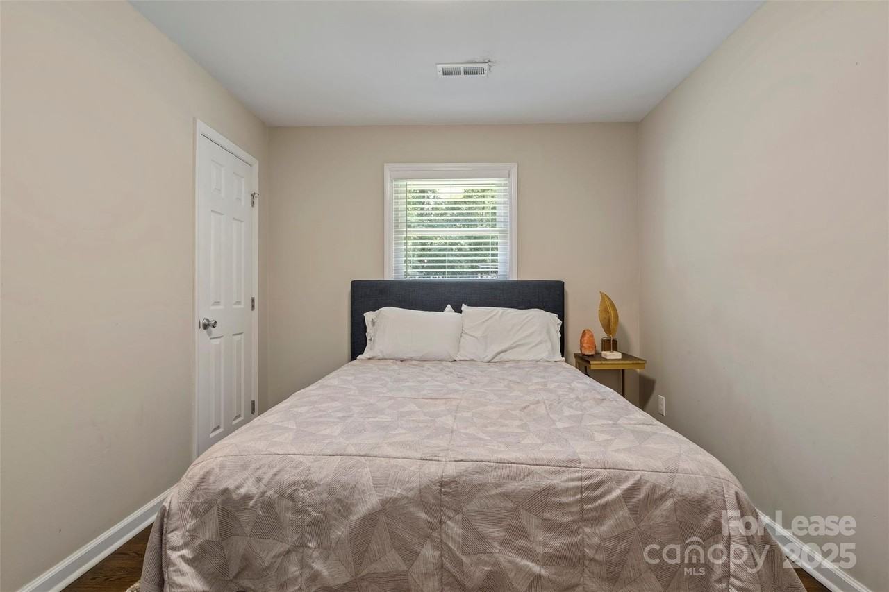 2521 Dora Dr - Photo 5 of 16