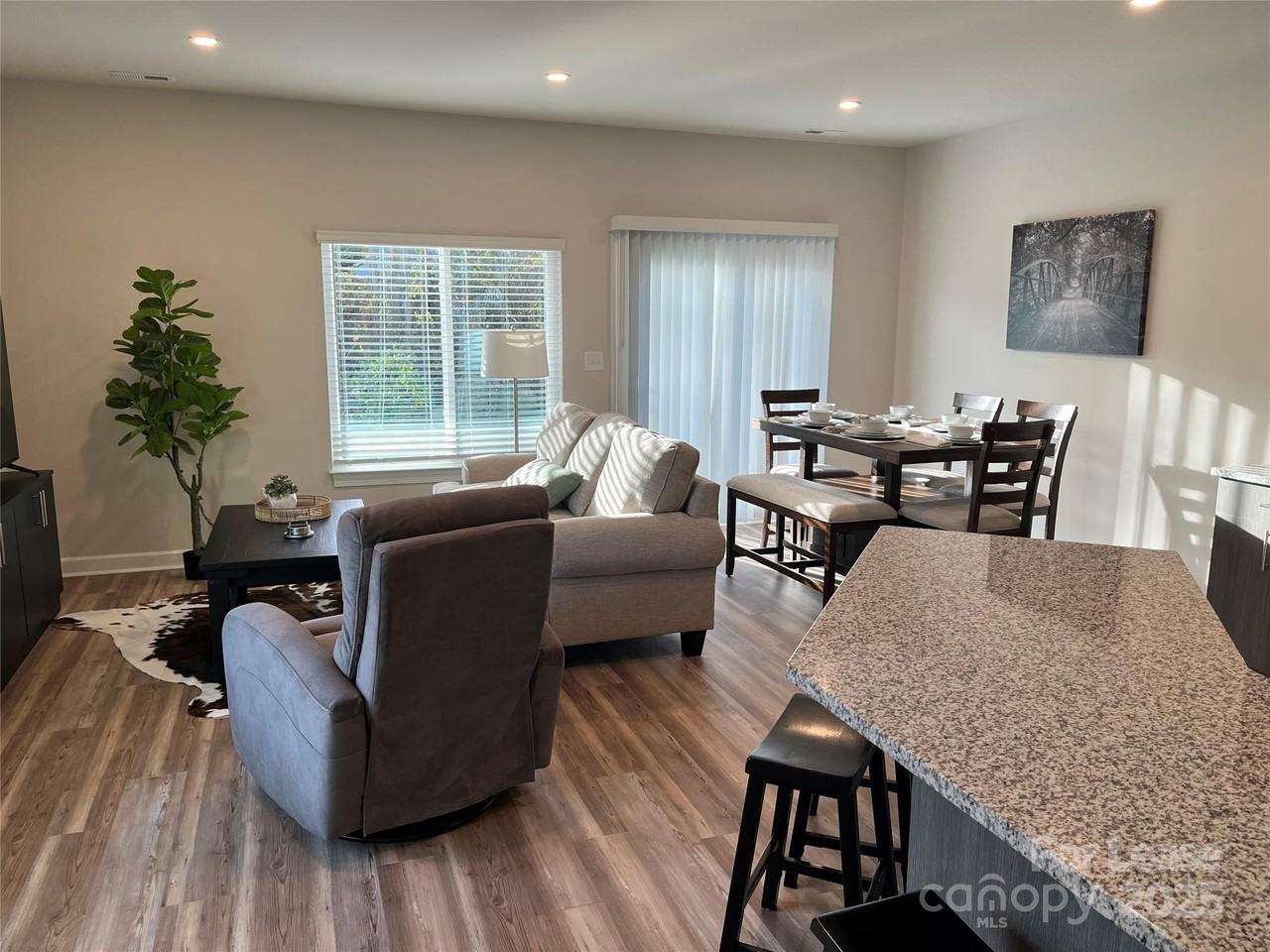 226 South Elm Street - Photo 4 of 23