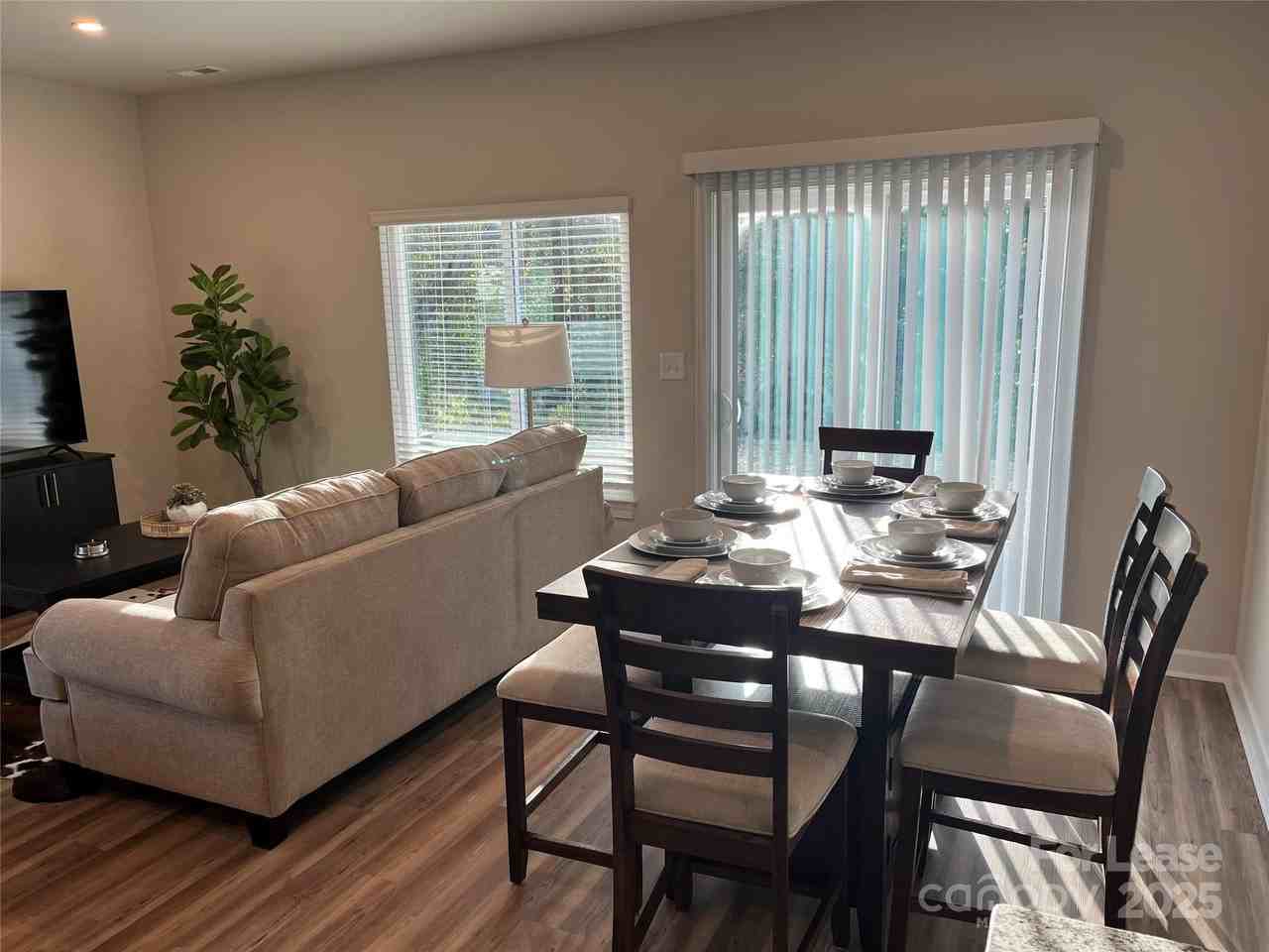 226 South Elm Street - Photo 6 of 23