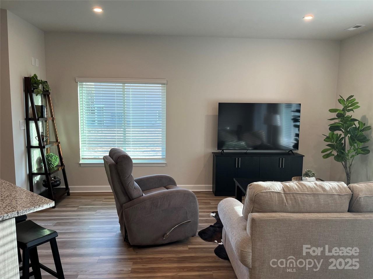 226 South Elm Street - Photo 7 of 23