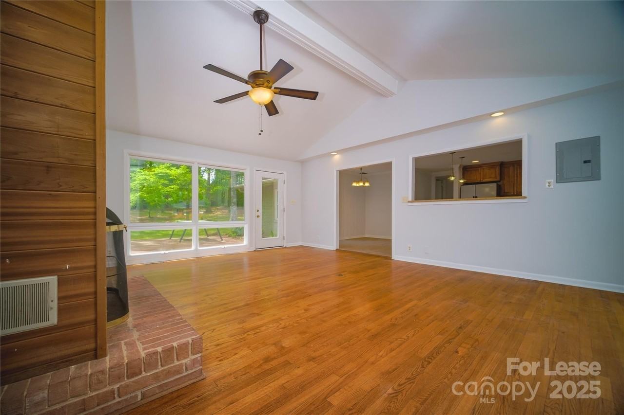 1123 Lynbrook Drive - Photo 4 of 47