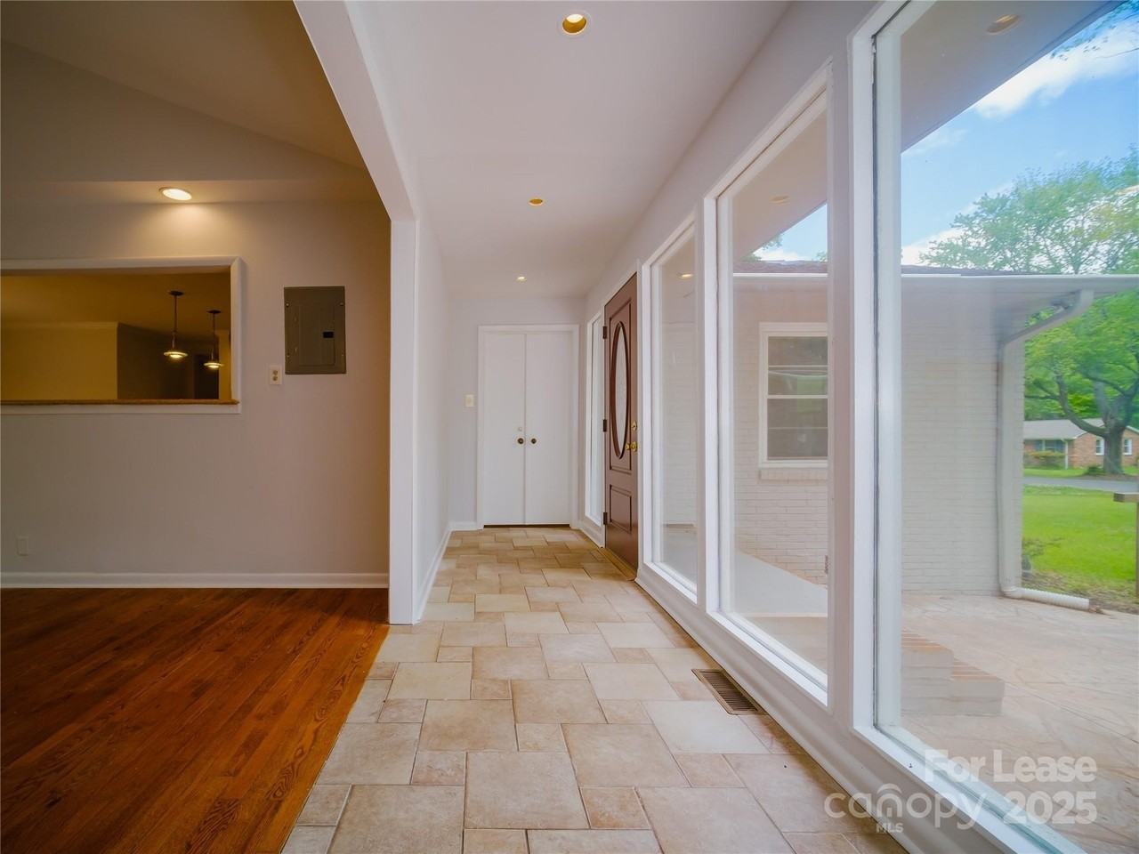 1123 Lynbrook Drive - Photo 5 of 47