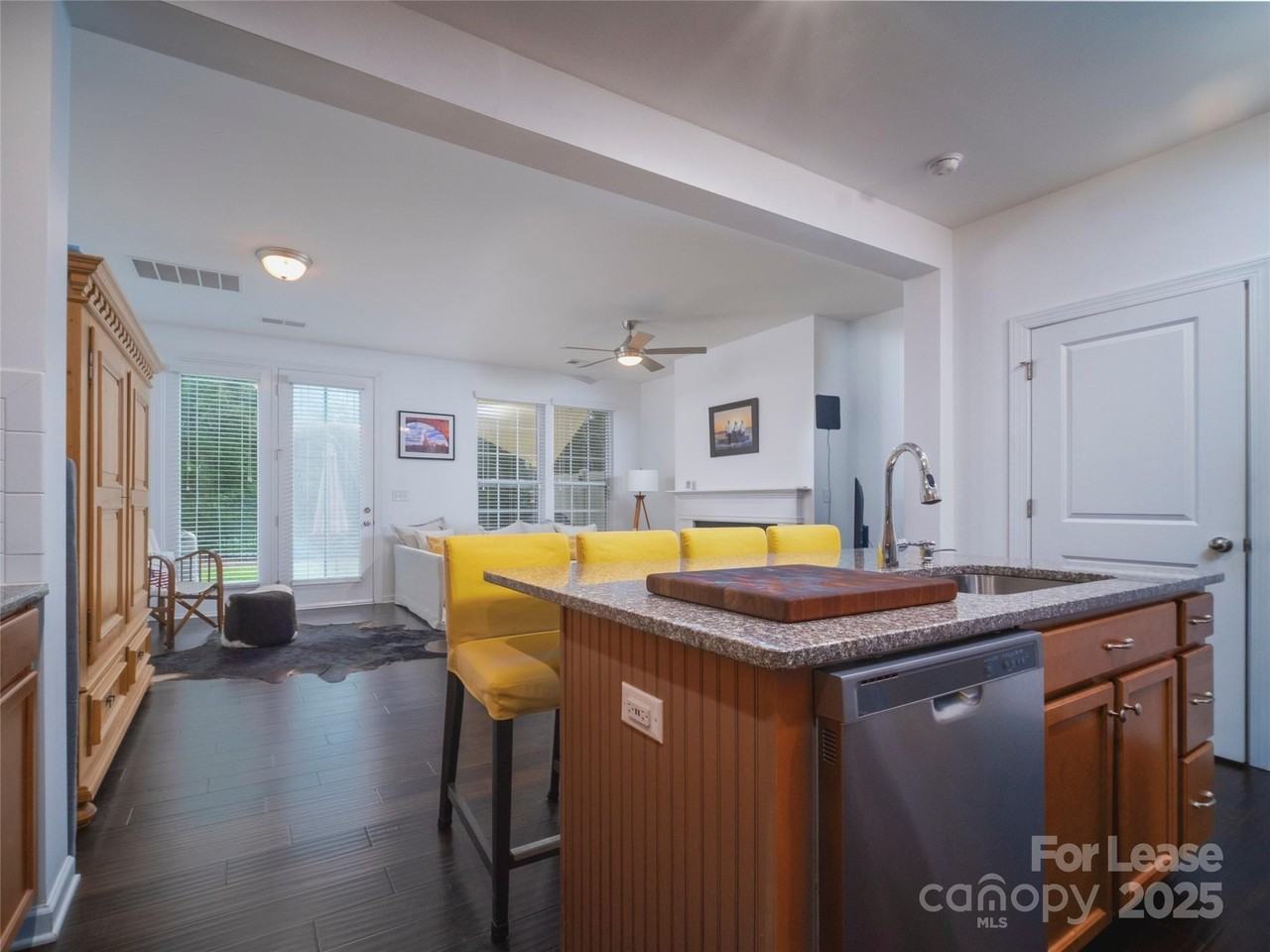 9547 Glenburn Lane - Photo 3 of 41