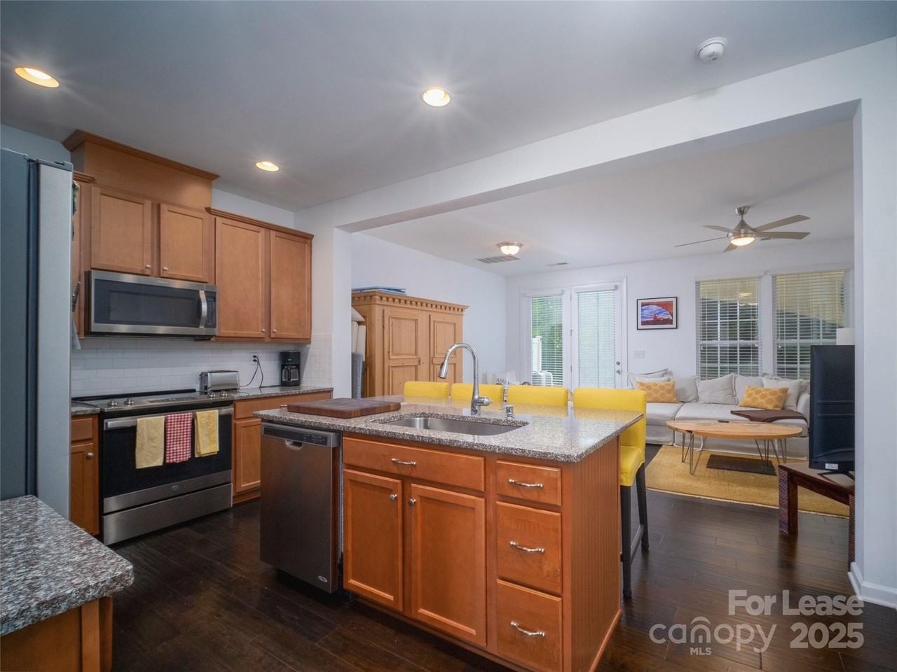 9547 Glenburn Lane - Photo 6 of 41