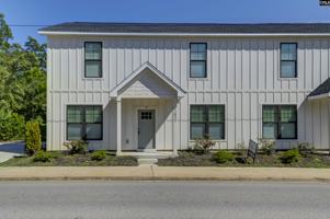 featured image of 2035 Rosewood Dr