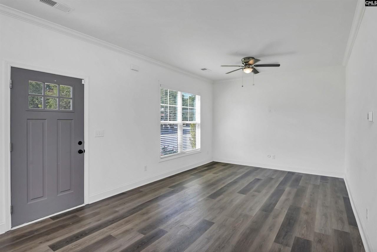 2035 Rosewood Dr - Photo 4 of 37