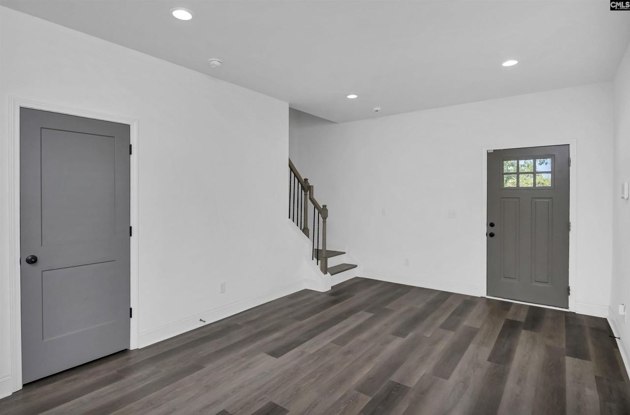 2035 Rosewood Dr - Photo 6 of 37