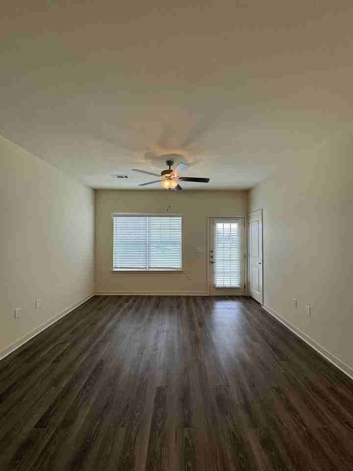 10216 Greenland Park Dr #8107 - Photo 3 of 8