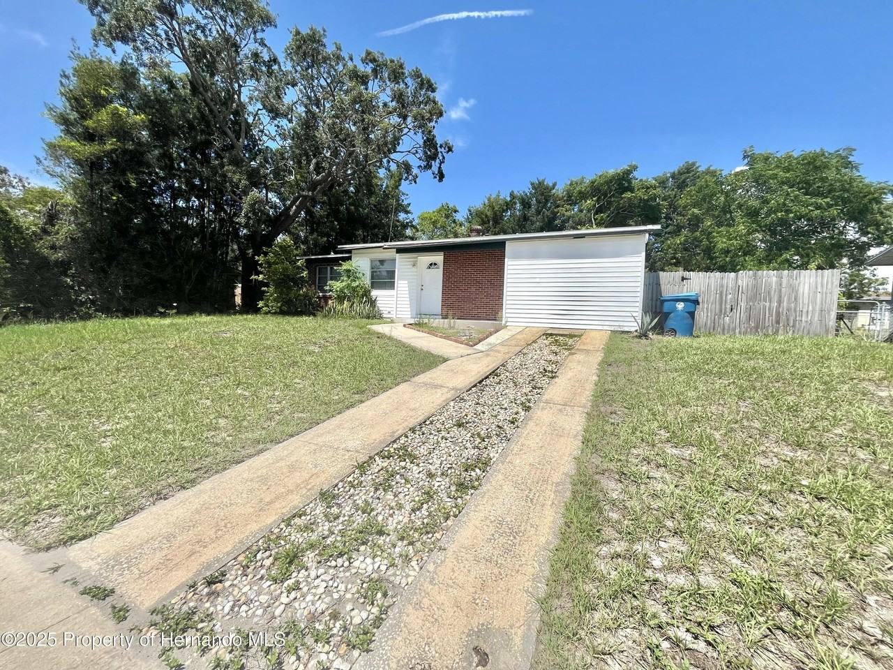 1032 Marlow Ave - Photo 2 of 24