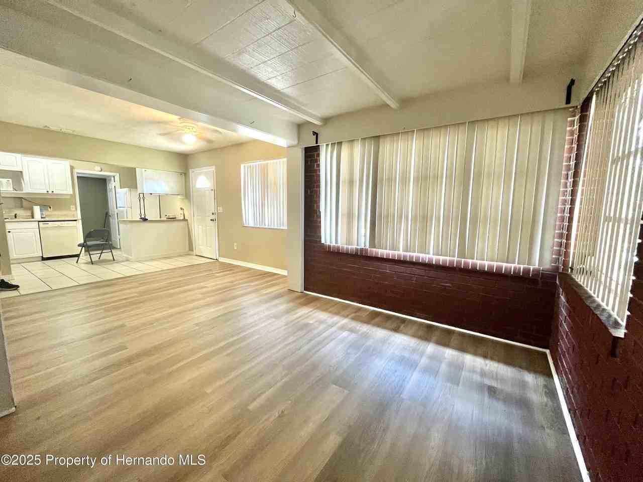 1032 Marlow Ave - Photo 5 of 24