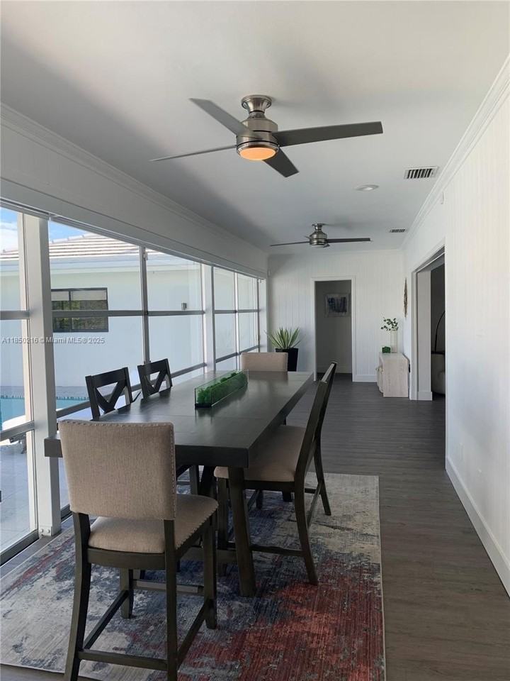 6911 Sunrise Pl - Photo 6 of 11