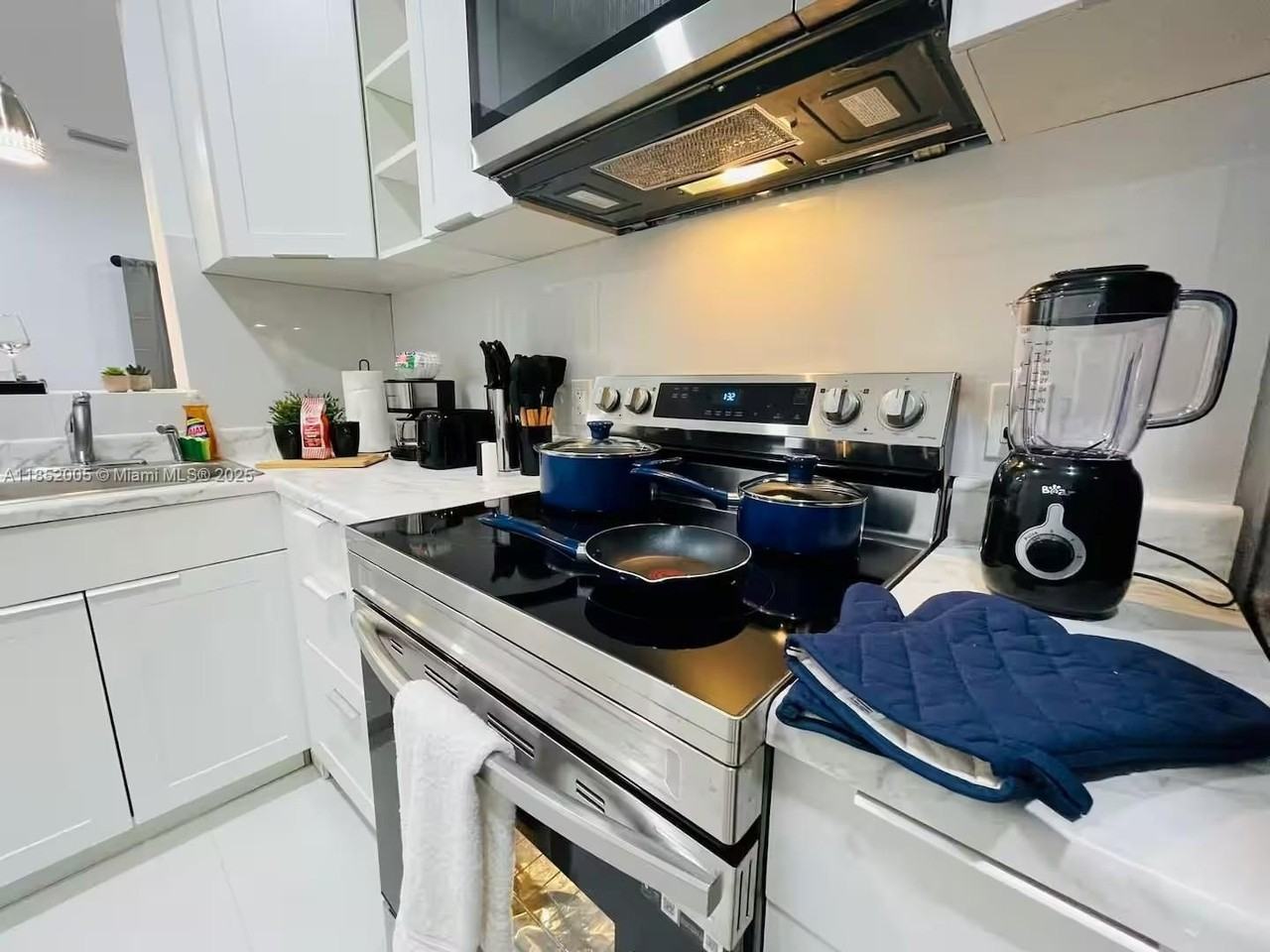 1170 Nw 142nd St - Photo 2 of 13