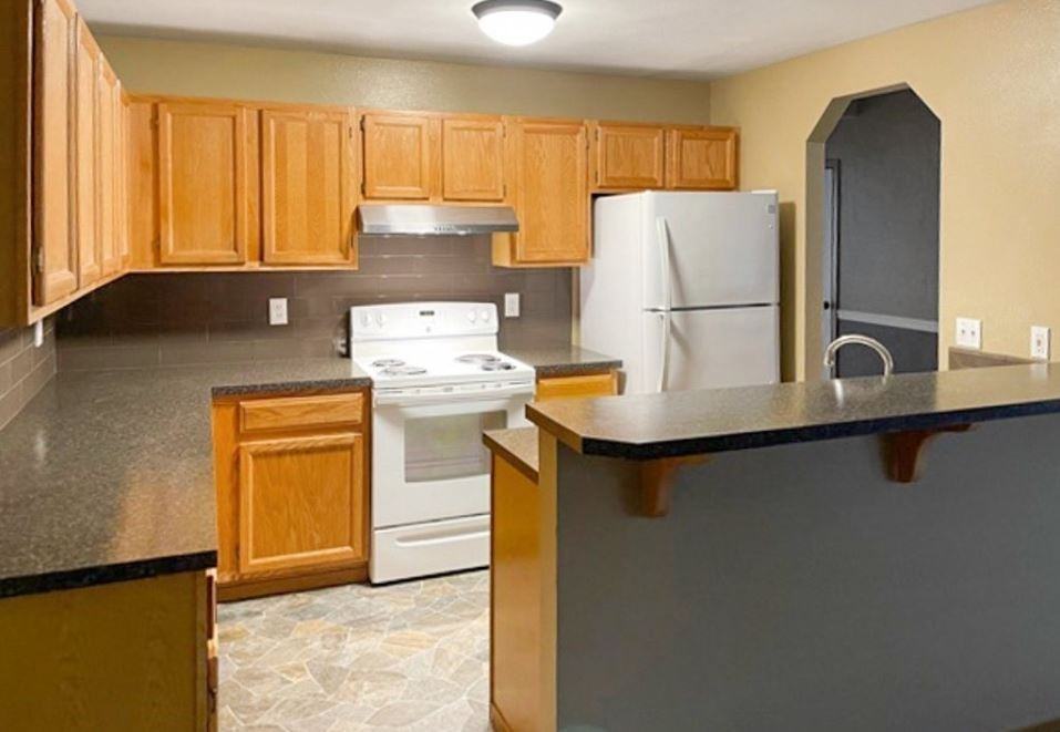 2104 Yellowstone Street - Photo 4 of 16