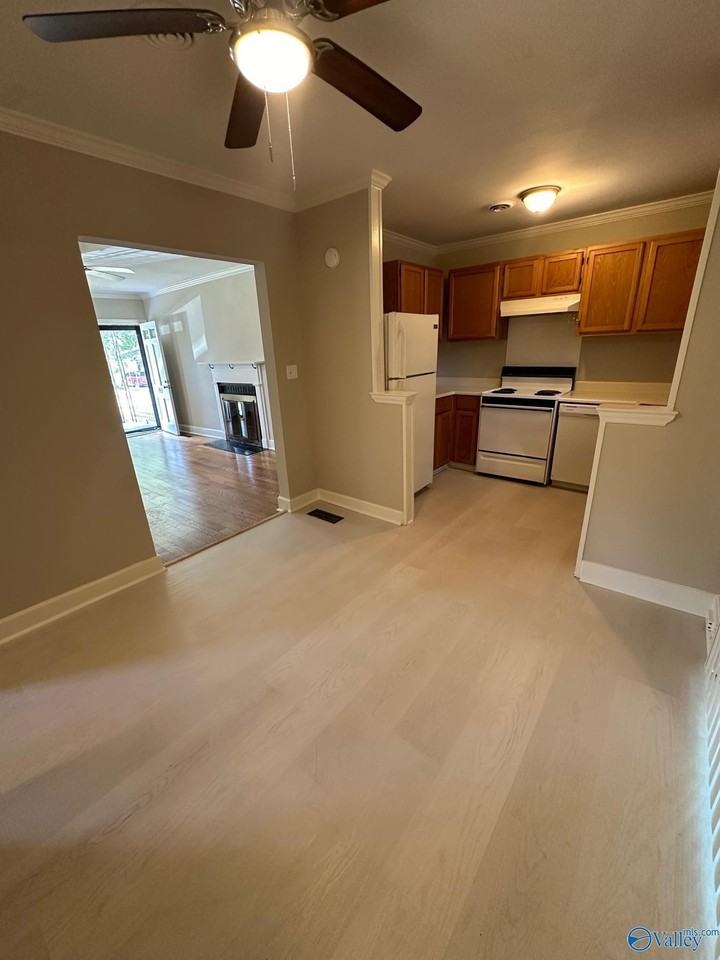 1915 Vanderbilt Cir Sw - Photo 2 of 9