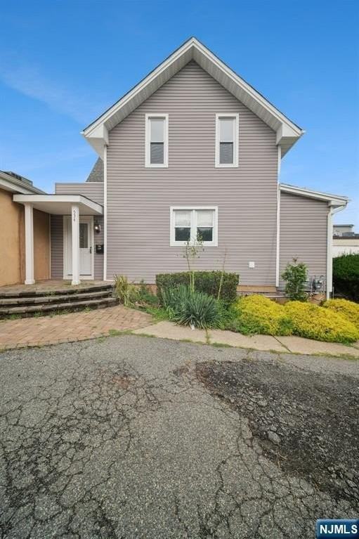 534 Durie Ave - Photo 2 of 32