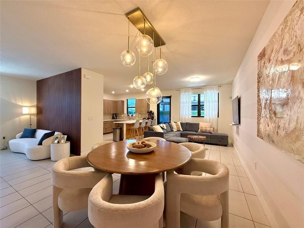 7911 Nw 105th Ave #7911 - Photo 6 of 32