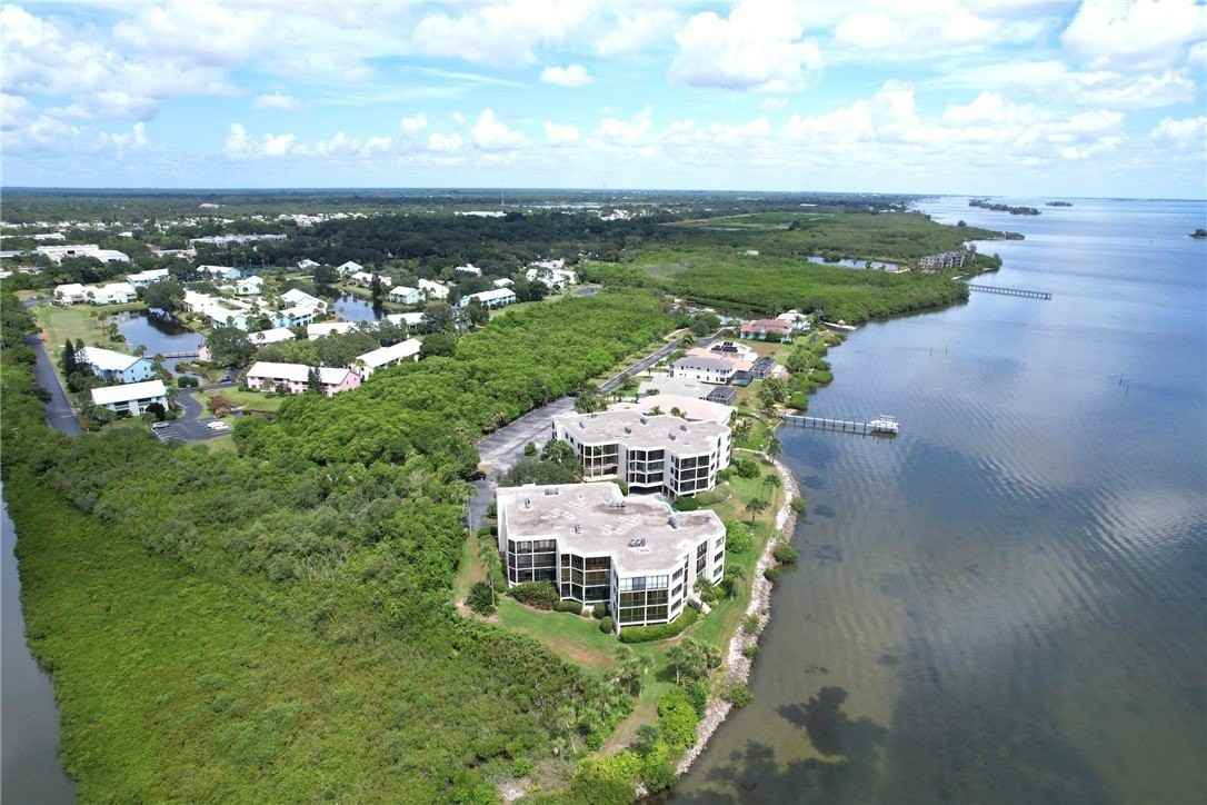 9612 Riverside Dr Apt 102 #102 - Photo 2 of 32