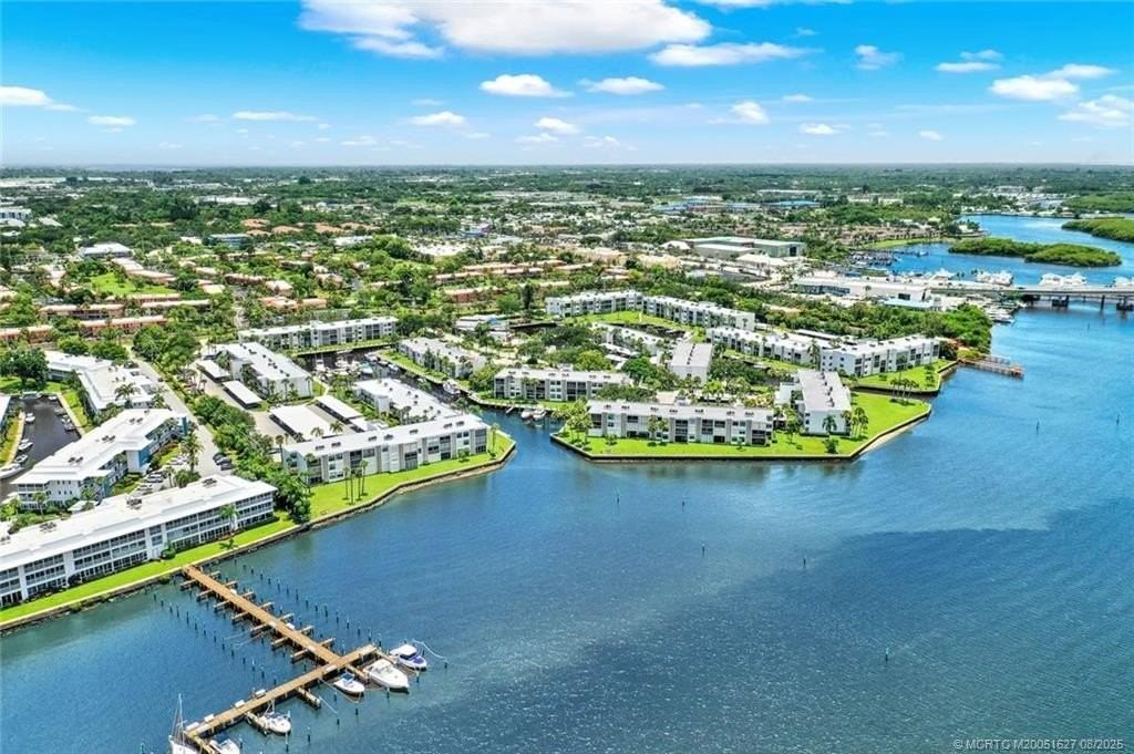 1950 Sw Palm City Rd Apt 14101