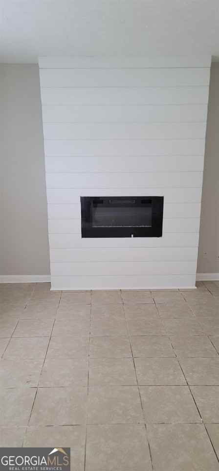 2085 Lenoa Ln - Photo 2 of 15