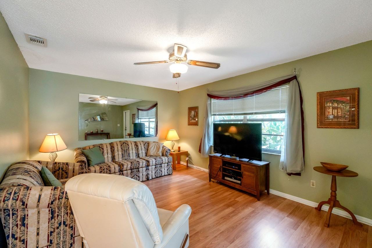 1814 Foxhunt Dr - Photo 5 of 24