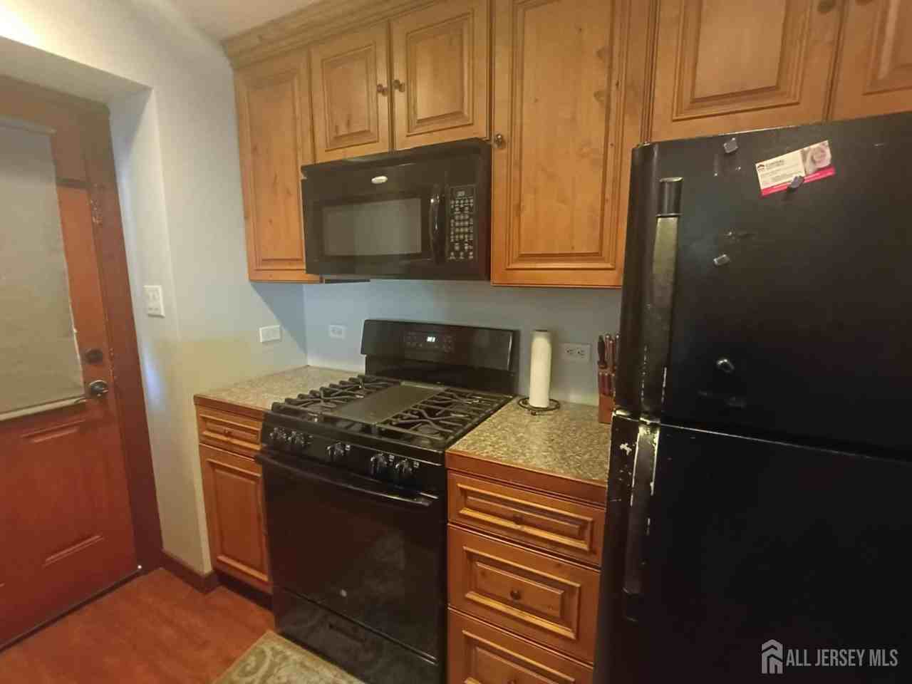 6 Albert Ave - Photo 3 of 14