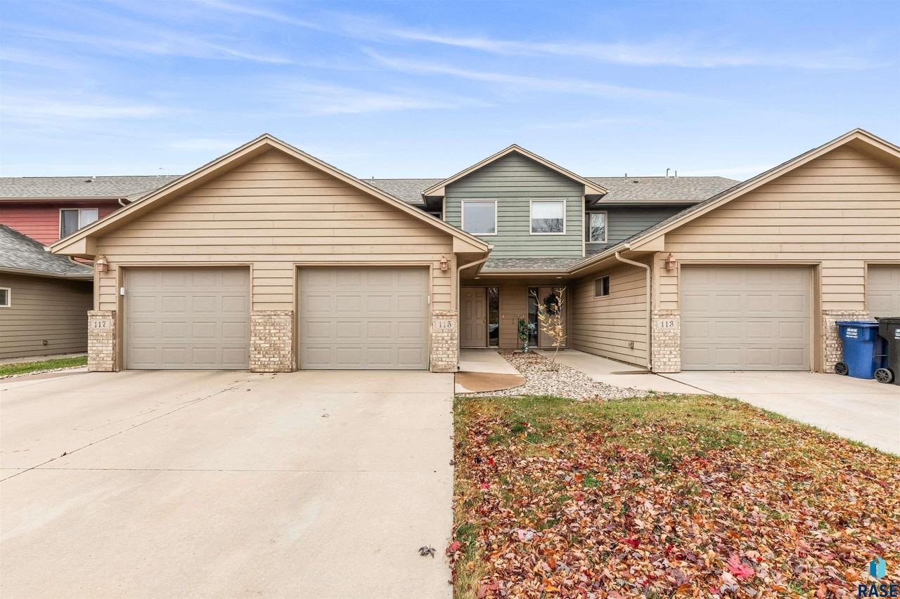 115 Emmett Trl - Photo 2 of 15