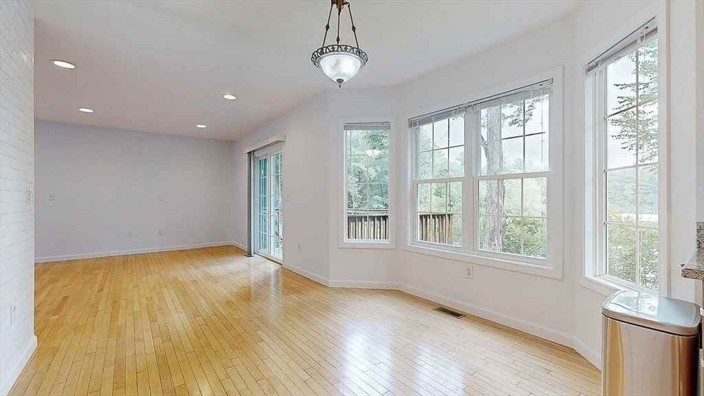 142 Olean St - Photo 7 of 42