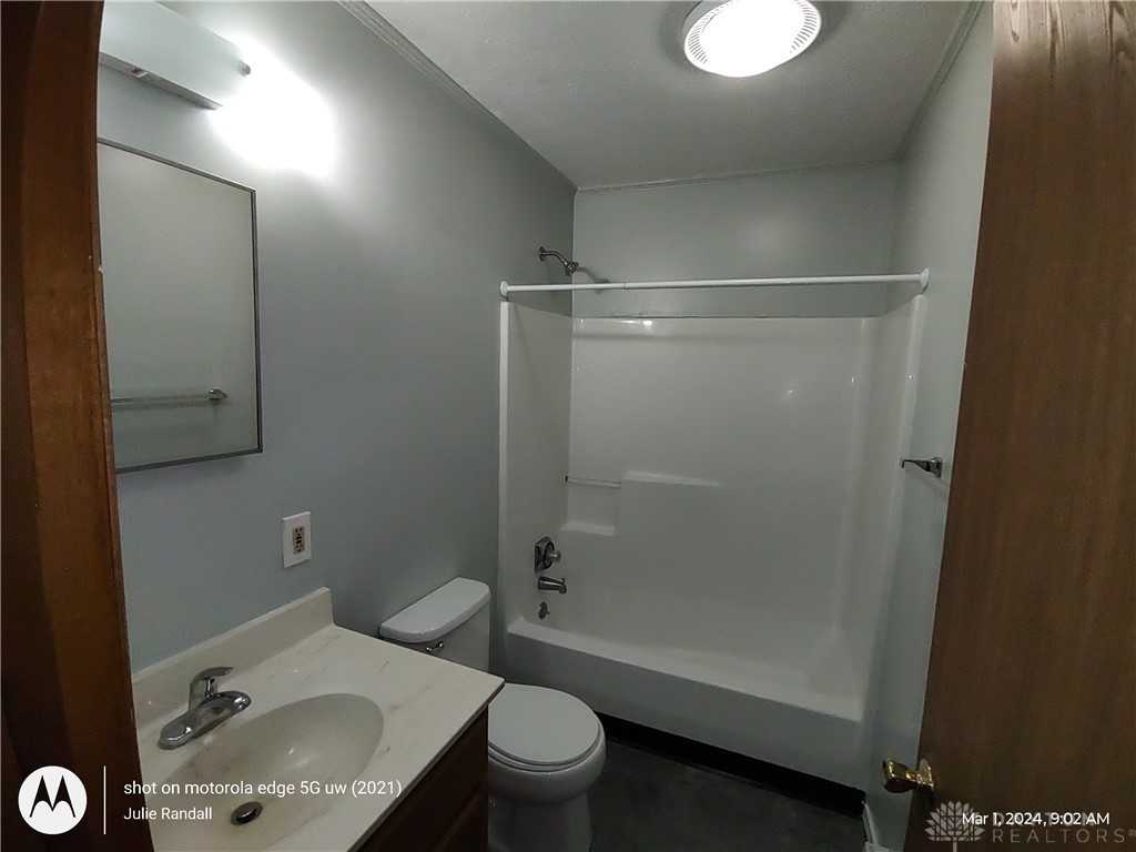 649 Rombach Ave ##B - Photo 5 of 9