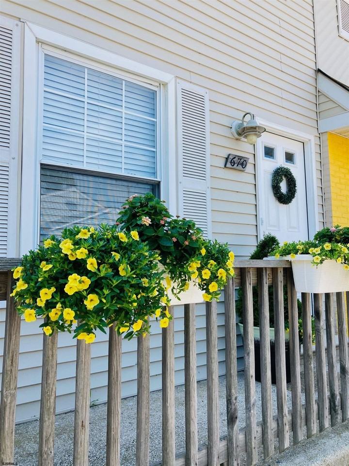 670 Carolyn Ter - Photo 3 of 17