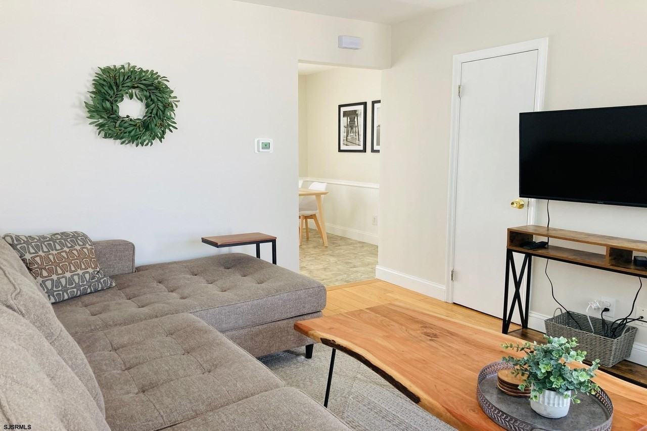 670 Carolyn Ter - Photo 5 of 17