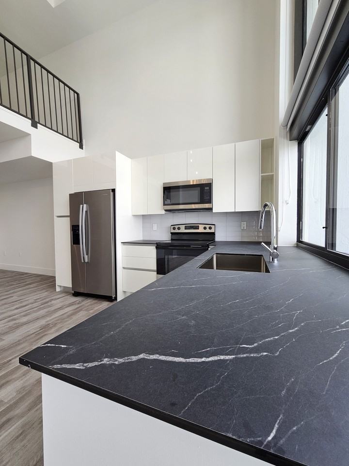 Pixl - Photo 7 of 52