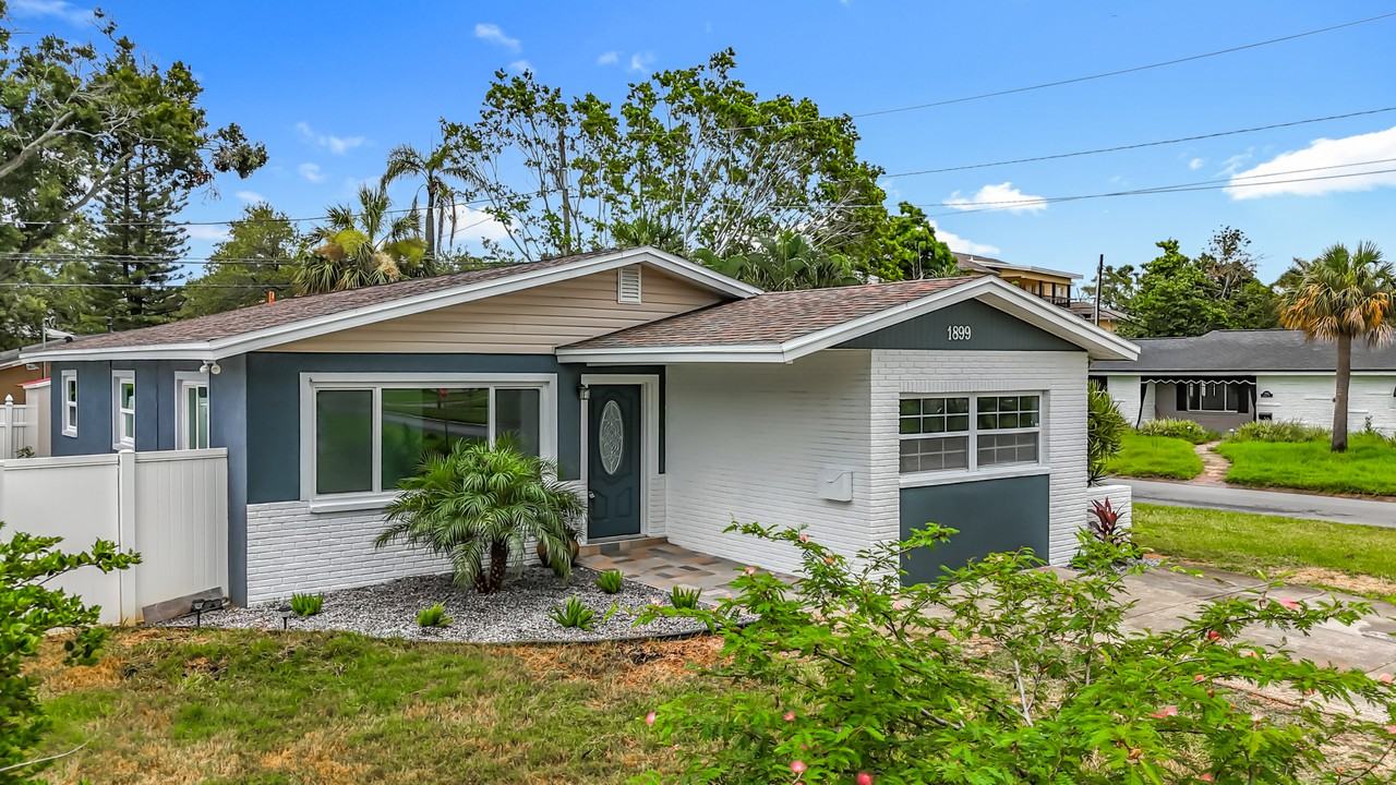 1899 Montana Avenue Northeast - Photo 2 of 46