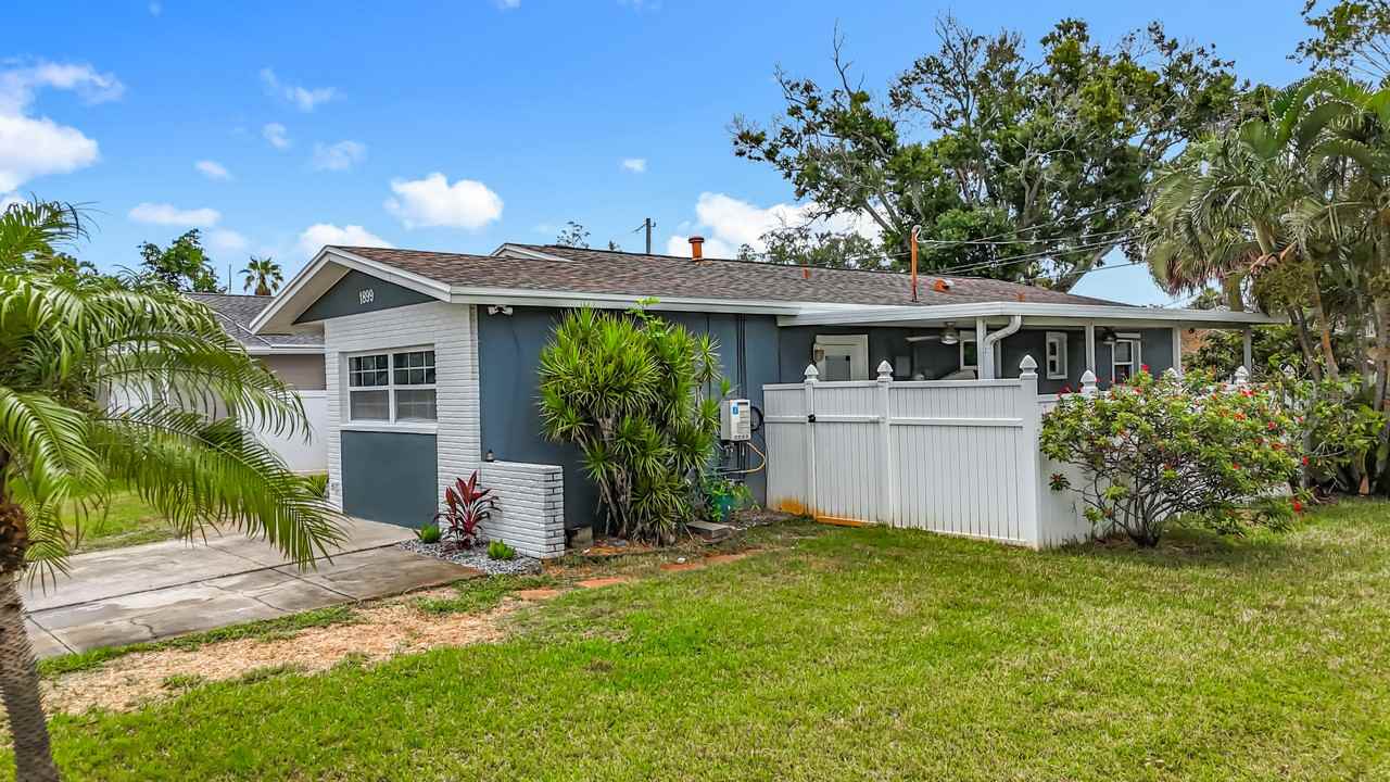 1899 Montana Avenue Northeast - Photo 3 of 46