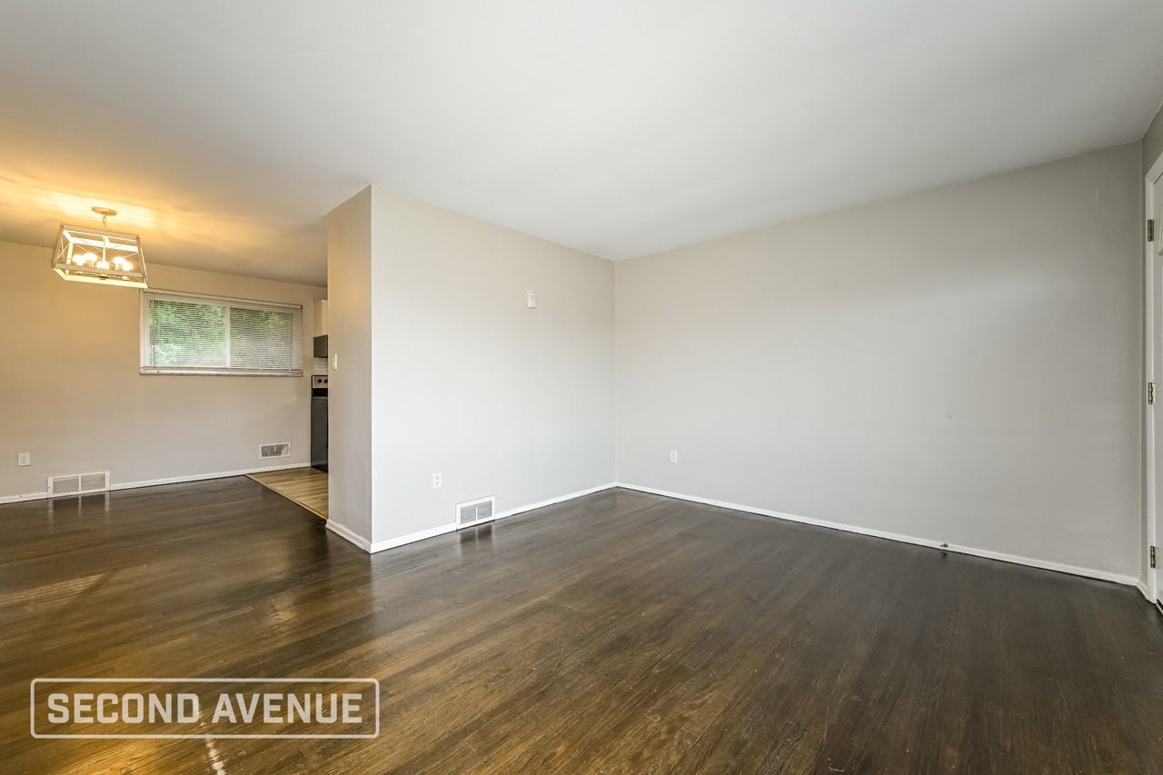 415 College Park Dr - Photo 4 of 25