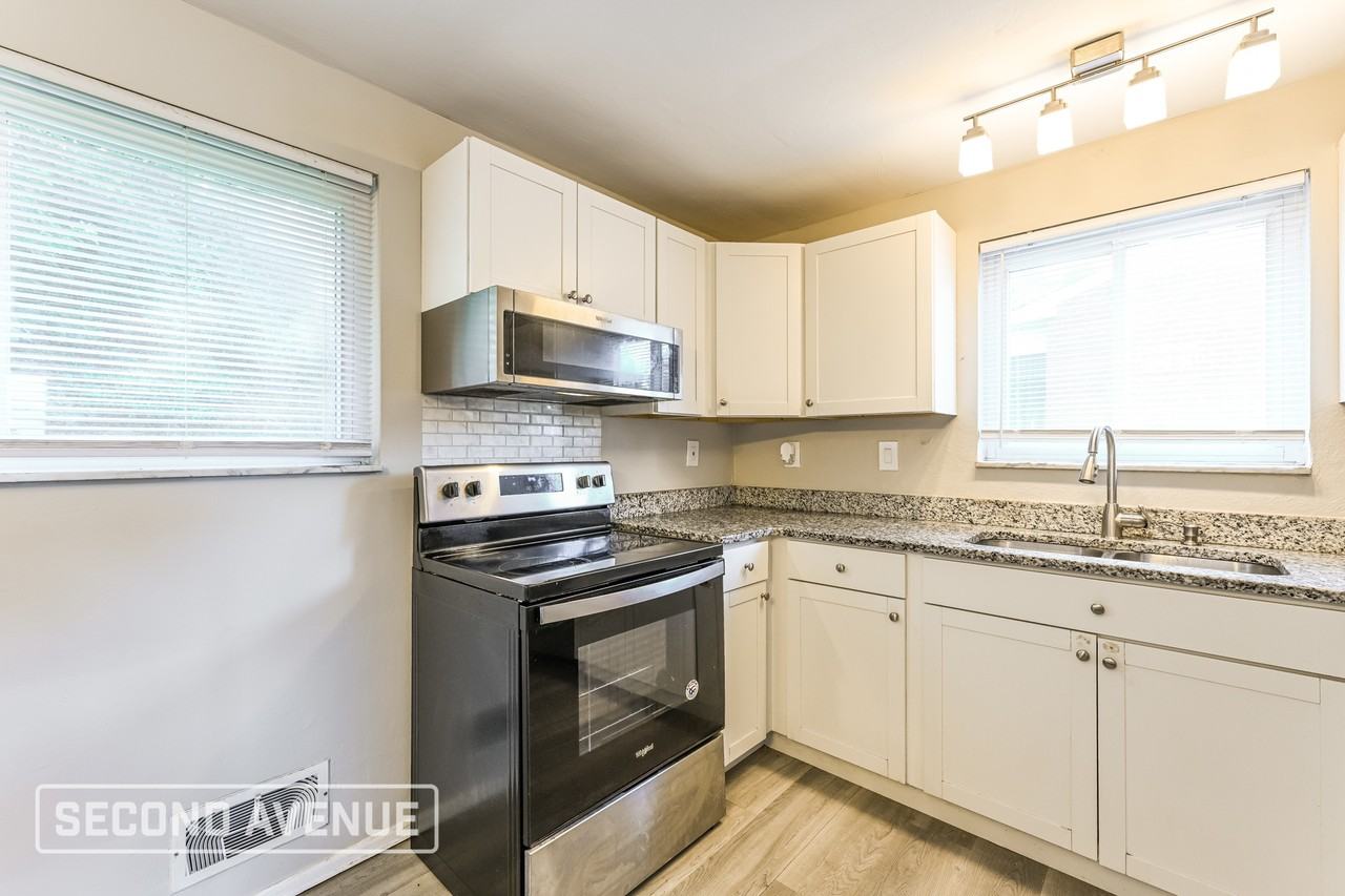 415 College Park Dr - Photo 5 of 25